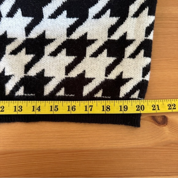 Steve Madden | Black & White Houndstooth Long Cardigan Sweater Size L - Picture 13 of 13